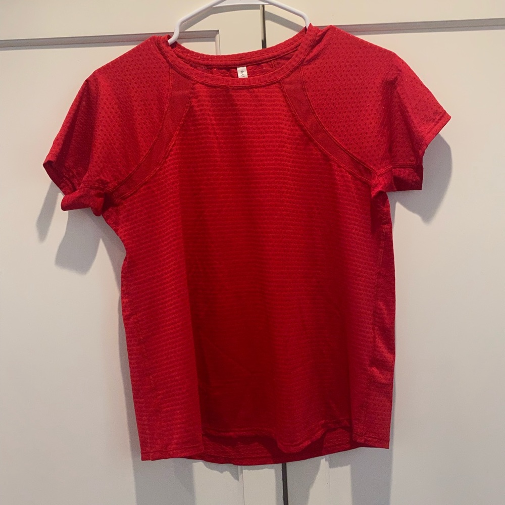Authentic Athleta Red Sheet Patterned Tee